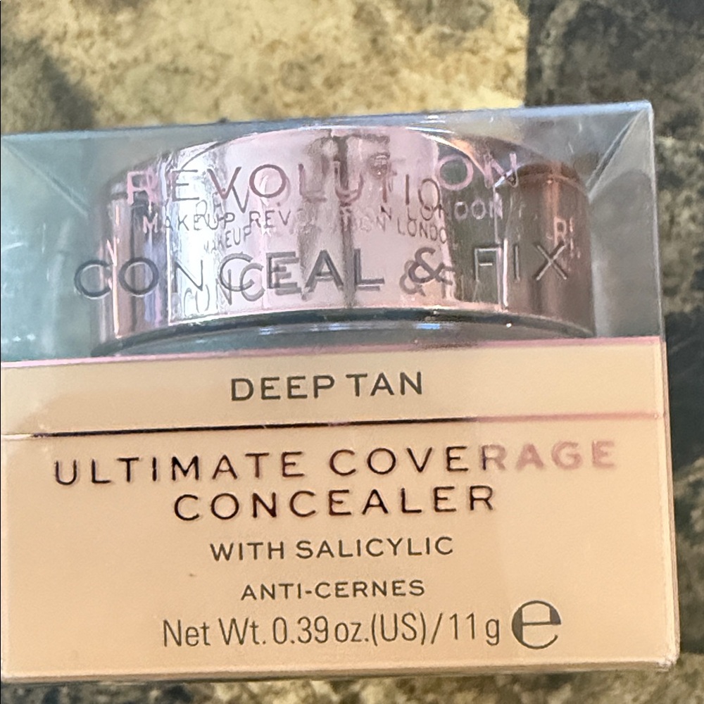 Revolution Ultimate Coverage Concealer - Deep Tan - Picture 6 of 6